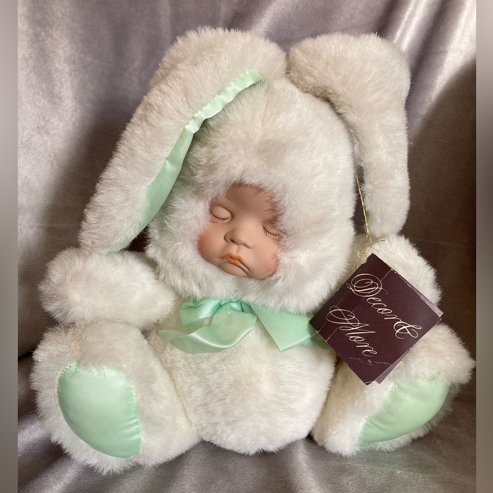 1992 Decor & More House of Lloyd Snow Baby